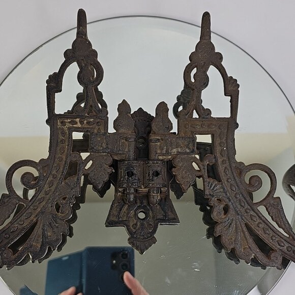 Antique Dual Arm Wall Mount Oil Lamp Holder Cast Iron Sconce Swing Bracket USA - Picture 8 of 16